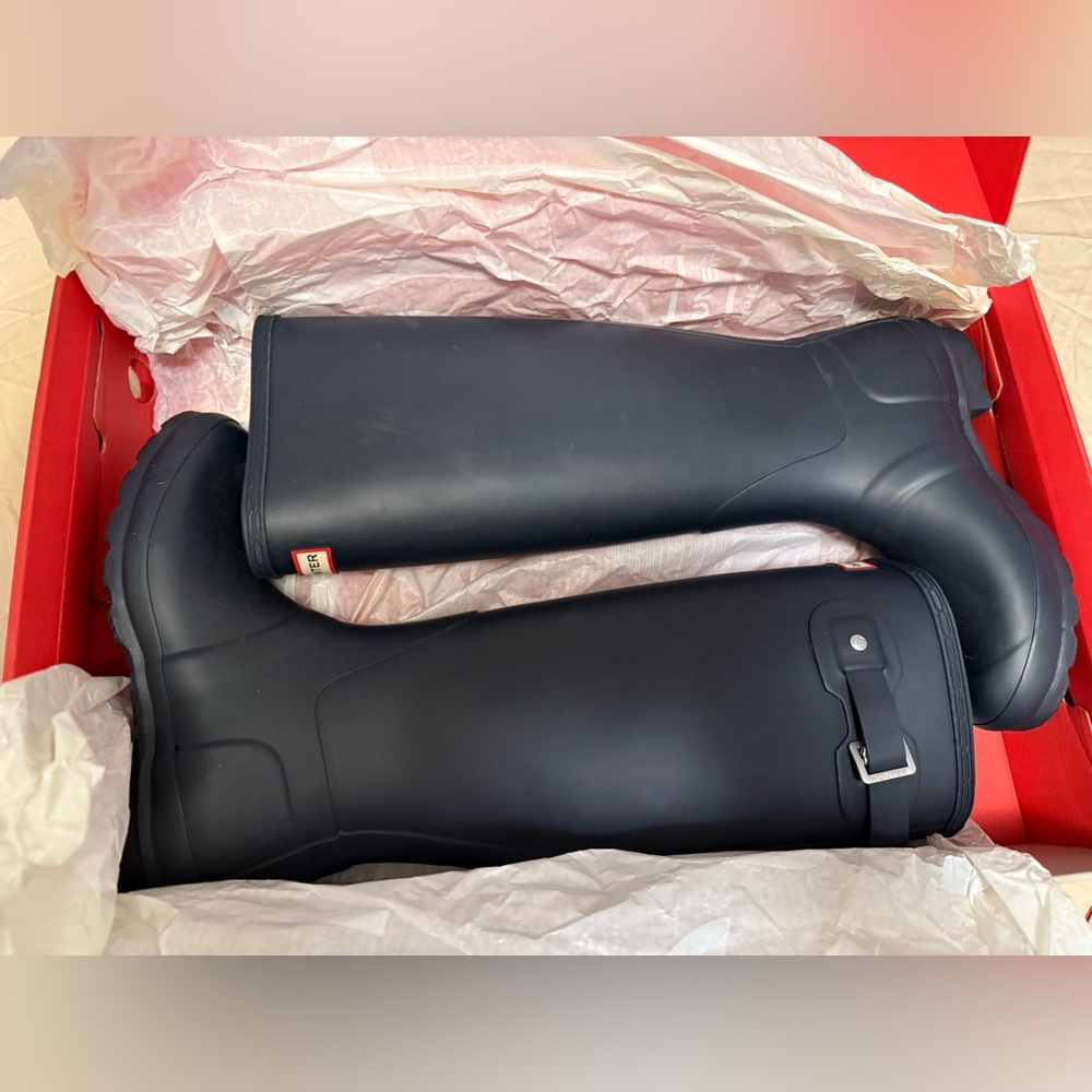 Hunter navy Blue boats in original packaging